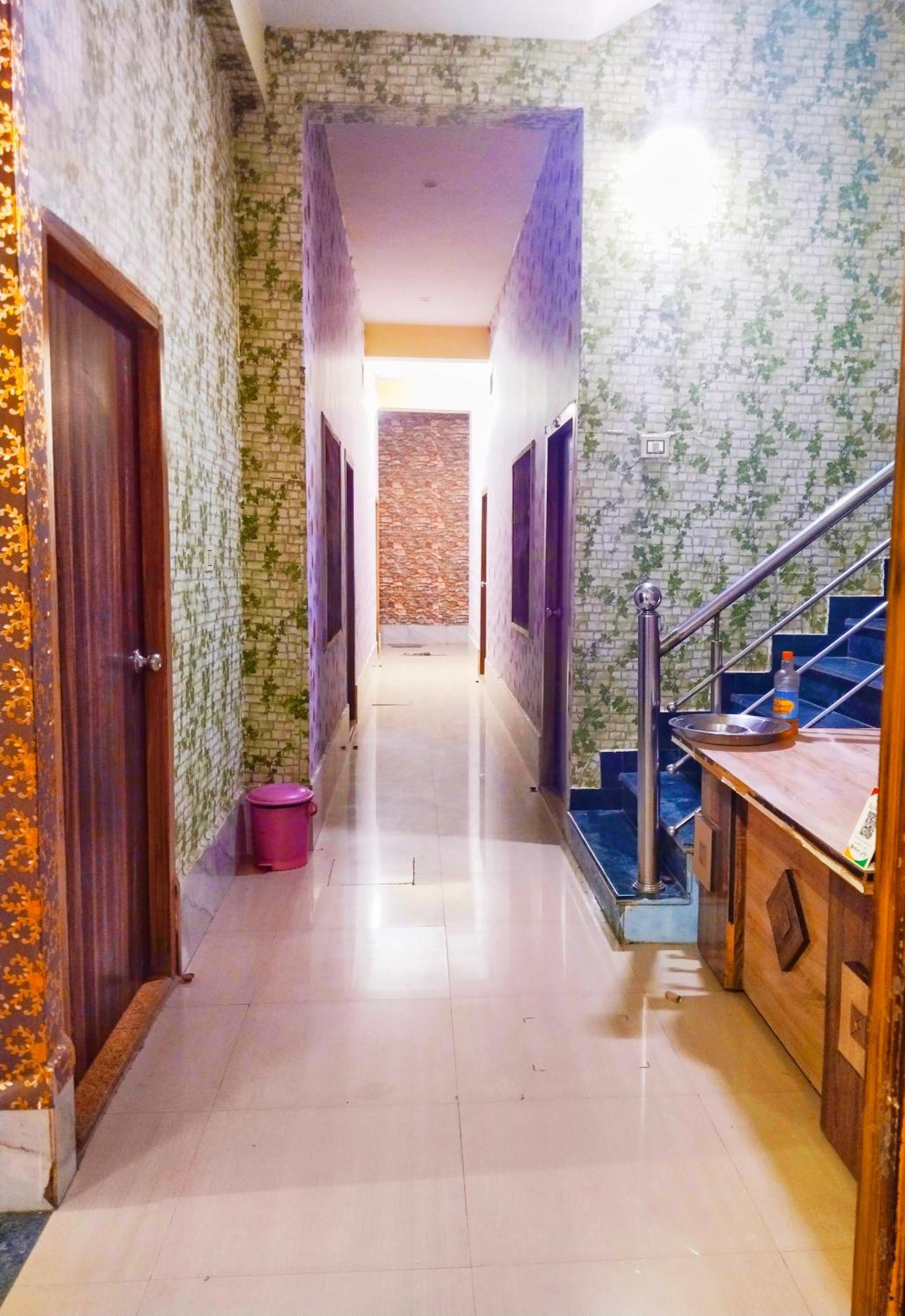 Balaji Homestay Mathura In Vrindavan Exterior photo
