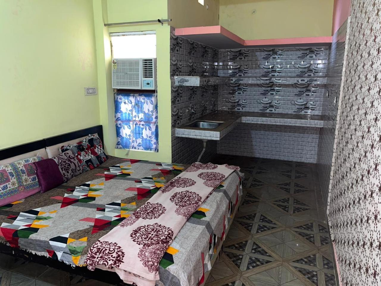Balaji Homestay Mathura In Vrindavan Exterior photo