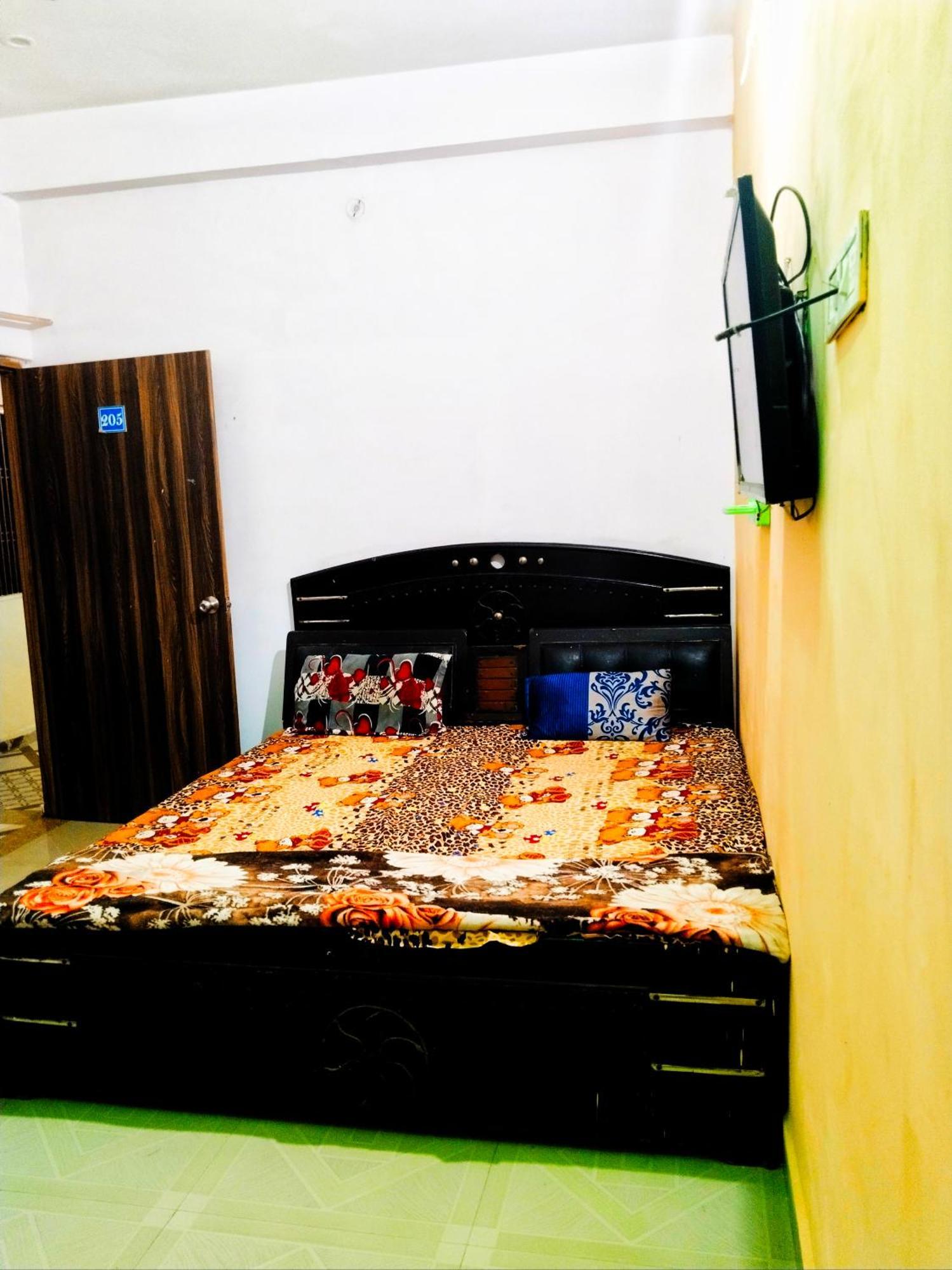 Balaji Homestay Mathura In Vrindavan Exterior photo